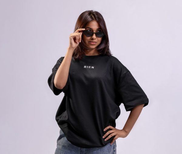 Rien oversized tee editorial