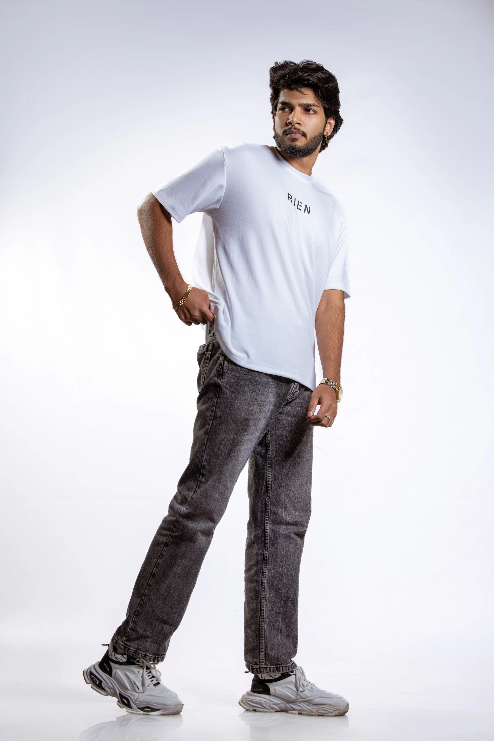 Rien Classic Oversized Tee in white, full-length men's fit